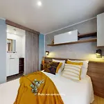 Mobile-home 8 Personnes A Camping Gastes